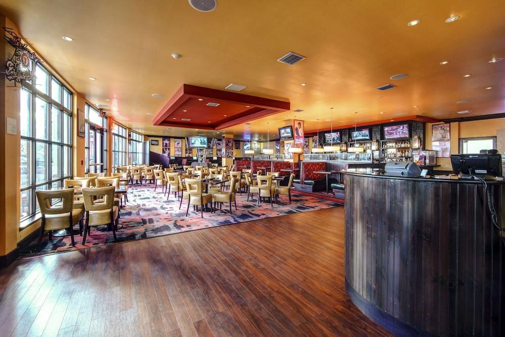 Holiday Inn Arlington Northeast By Ihg Buitenkant foto