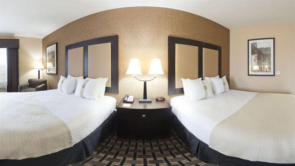 Holiday Inn Arlington Northeast By Ihg Buitenkant foto