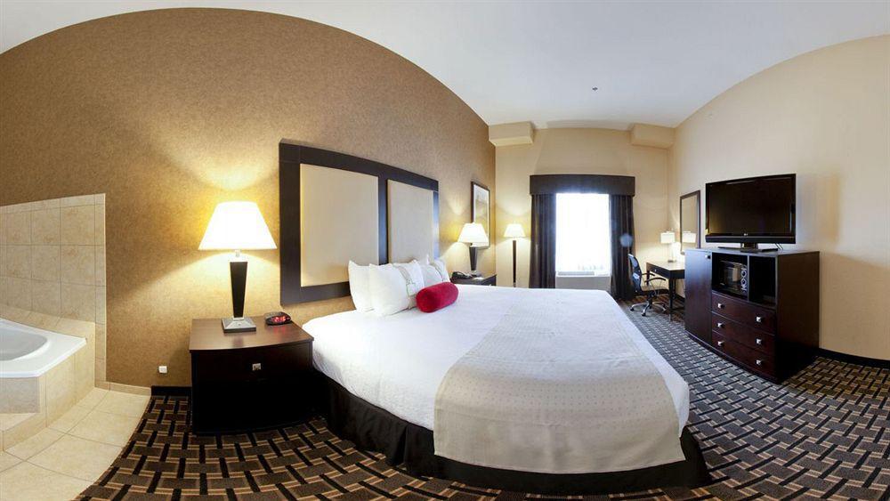 Holiday Inn Arlington Northeast By Ihg Buitenkant foto