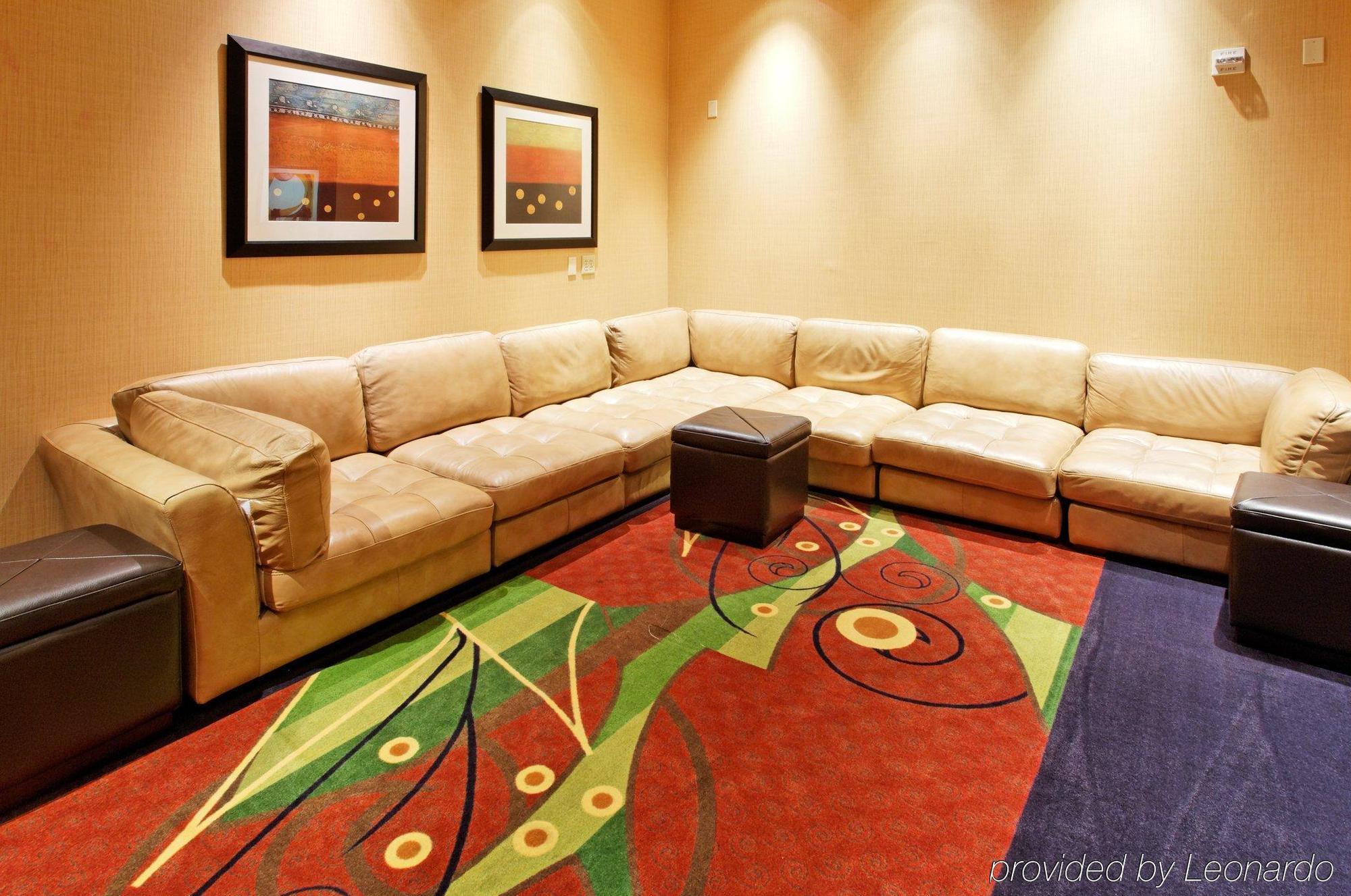 Holiday Inn Arlington Northeast By Ihg Interieur foto